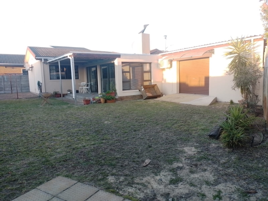 To Let 3 Bedroom Property for Rent in Soneike Western Cape